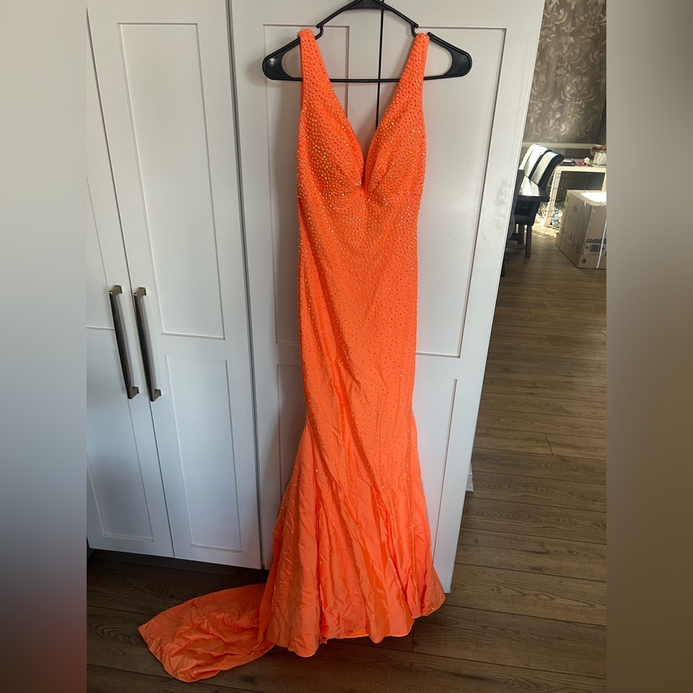 BEAUTIFUL Johnathan Kayne Prom Gown✨ - Picture 2 of 3